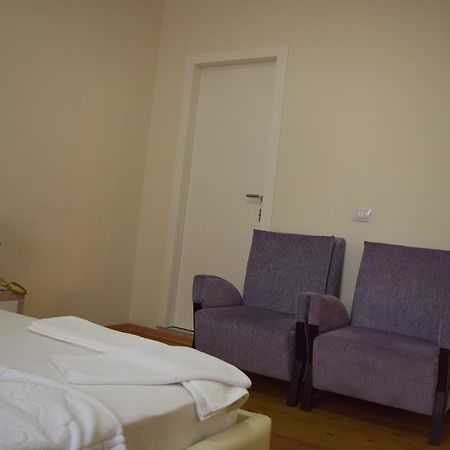 Living Hotel Tirana Buitenkant foto