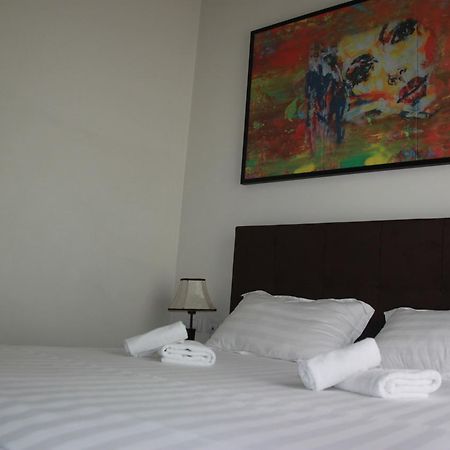 Living Hotel Tirana Buitenkant foto