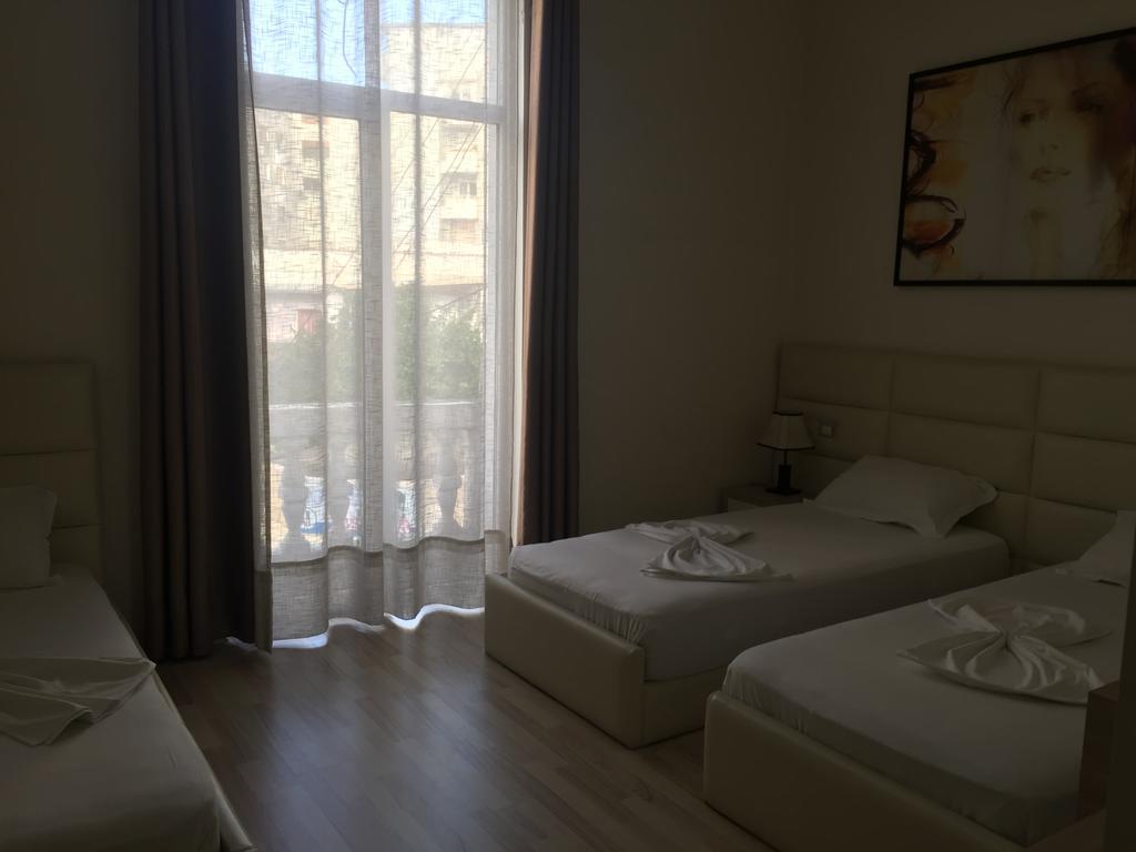 Living Hotel Tirana Buitenkant foto