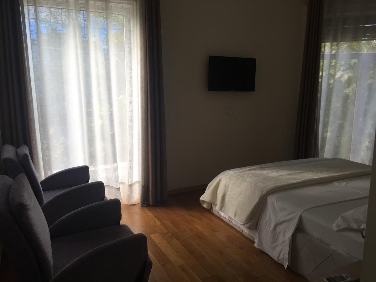 Living Hotel Tirana Buitenkant foto
