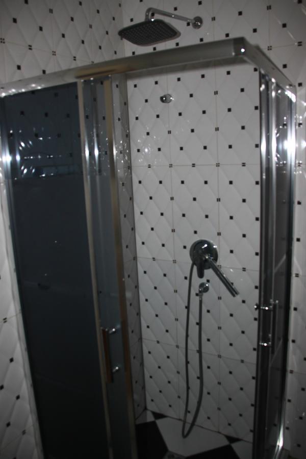 Living Hotel Tirana Buitenkant foto