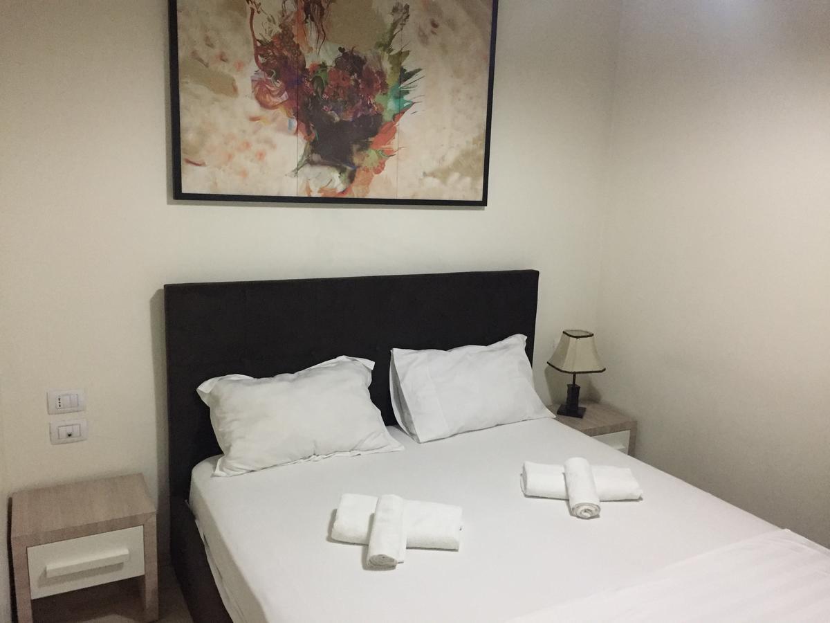 Living Hotel Tirana Buitenkant foto
