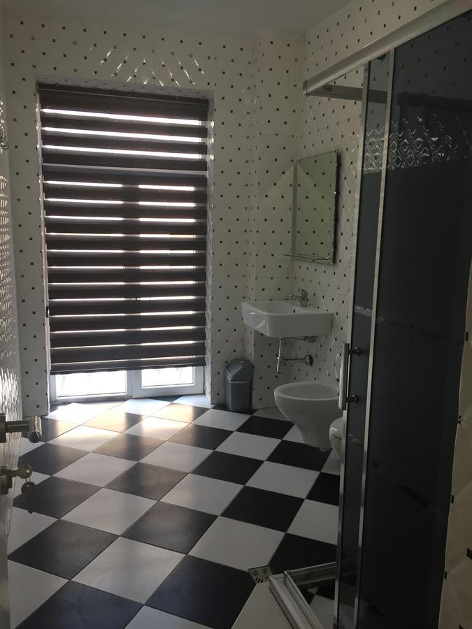 Living Hotel Tirana Buitenkant foto
