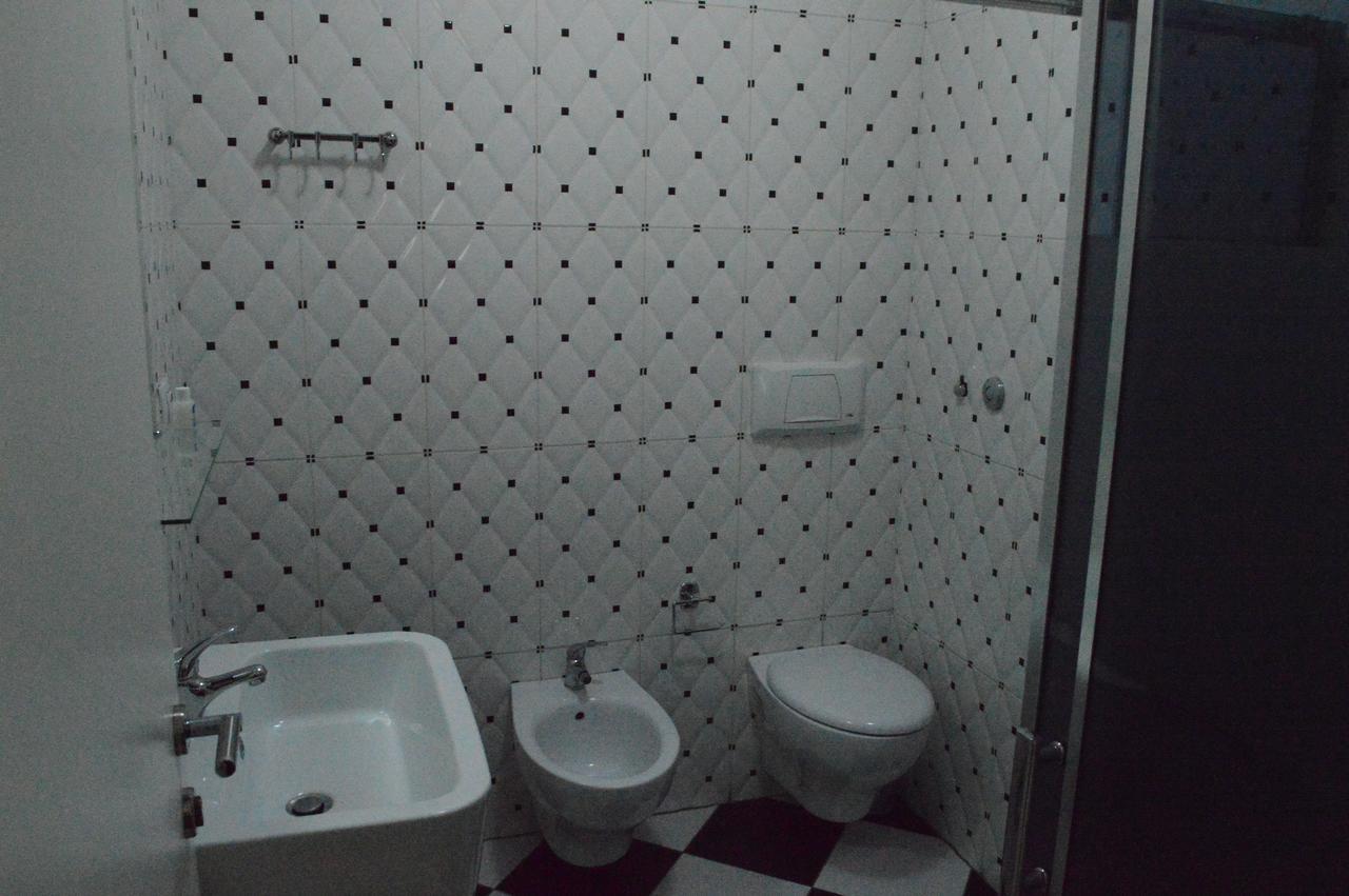 Living Hotel Tirana Buitenkant foto